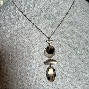 Elegant Gold tone and Acrylic Tortoise shell Pendant Necklace